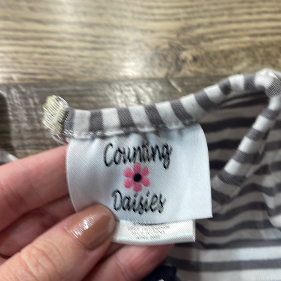 Counting Daisies Halloween Outfit - Picture 2 of 2